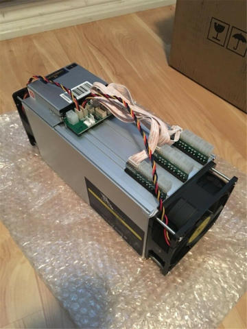 Gebrauchter ASIC-Miner Bitmain Antminer S11 (Modelljahr 2021) für Bitcoin-Mining zu verkaufen.