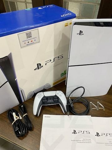 Microsoft Xbox Series X 2TB, Sony PlayStation PS5 Pro 2TB , Sony PlayStation PS5 Slim Spielkonsolen