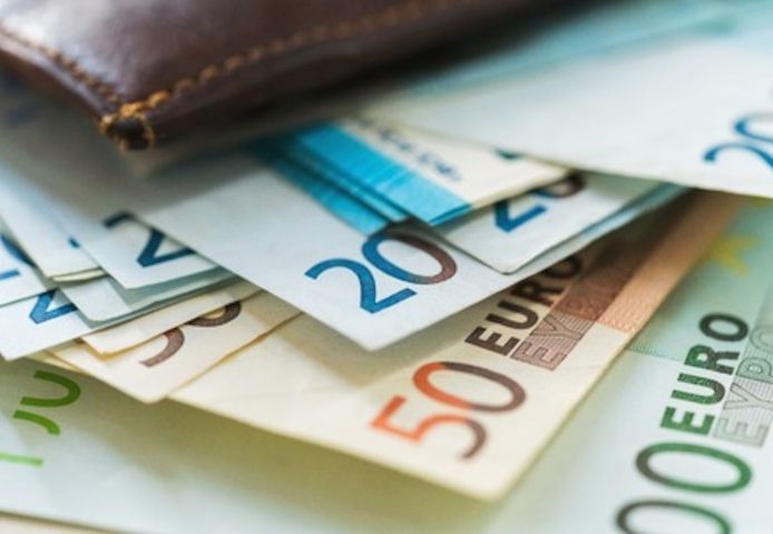 IHR SCHNELLES UND ZUVERLÄSSIGES KREDITANGEBOT