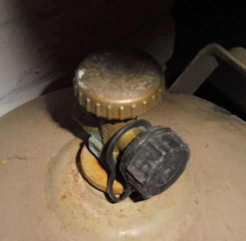 11 Kg Propangasflasche graue Eigentumsflasche Tüv abgelaufen