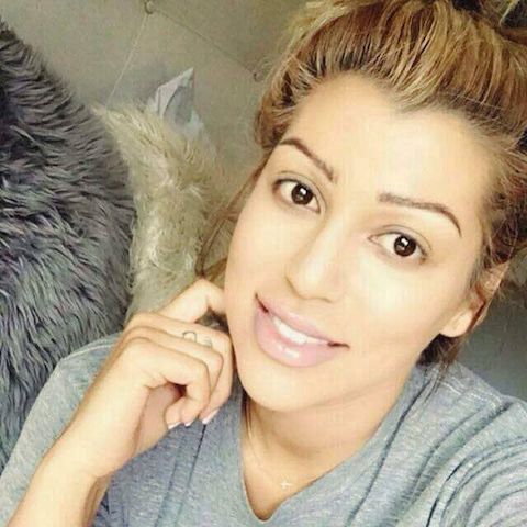 Melanie, geile Sexbombe diskret besuchbar