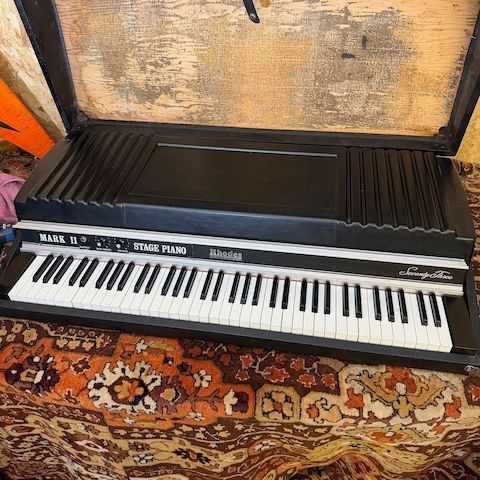 Vintage 1981 Fender Rhodes Mark