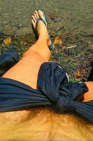 Magst du noch natürliche Männer, leicht behaart, mit nacktem Oberkörper?