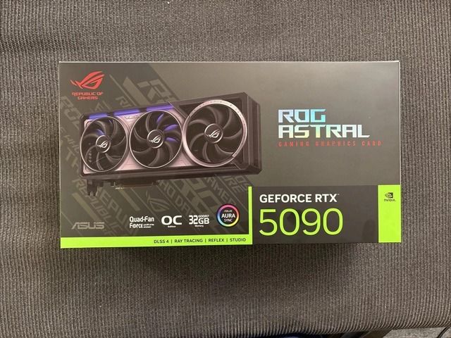 ASUS NVIDIA GeForce RTX 5090 OC Edition 32GB GDDR7 PCIe 5.0 Graphics Card