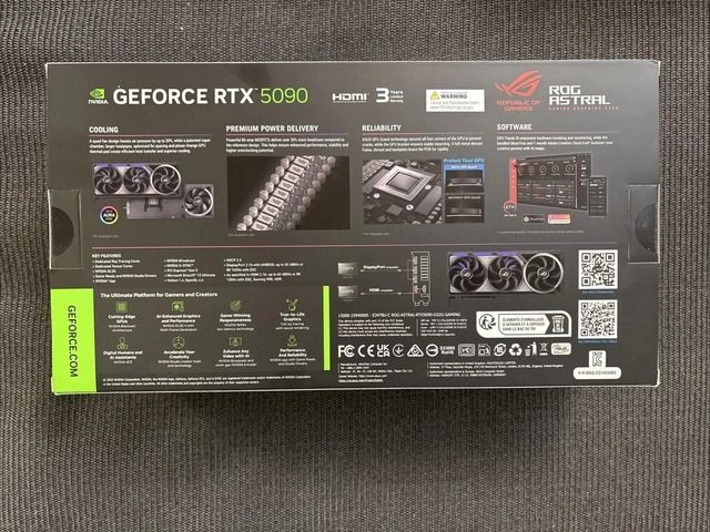 ASUS NVIDIA GeForce RTX 5090 OC Edition 32GB GDDR7 PCIe 5.0 Graphics Card