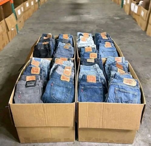 📦 Hochwertige Jeans-Paletten aus Lagerauflösungen