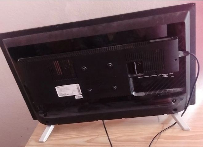Grundig 32 GHB 5740 BK HD LED Fernseher, Als Ersatzteil/defekt