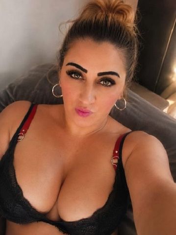Samantha scharfes Girl treibt es gerne mit Fremden Kerl