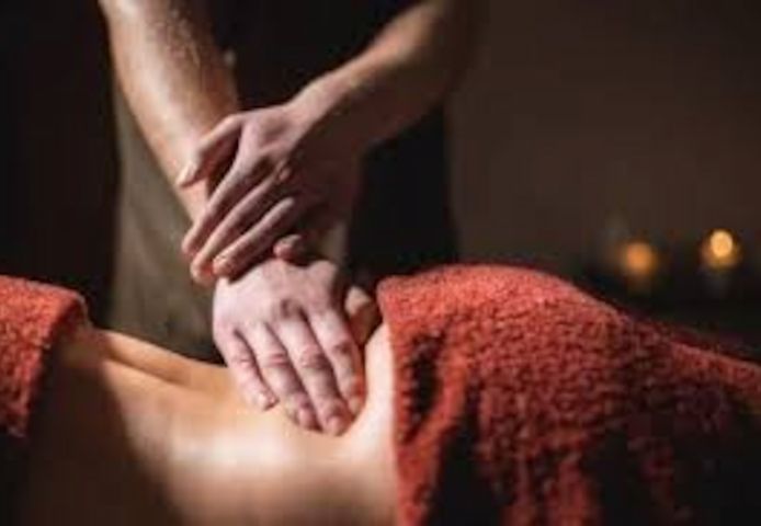 Ölmassage in Krefeld – von Mann zu Mann, auch für Frauen und Paare, sinnlich & entspannend