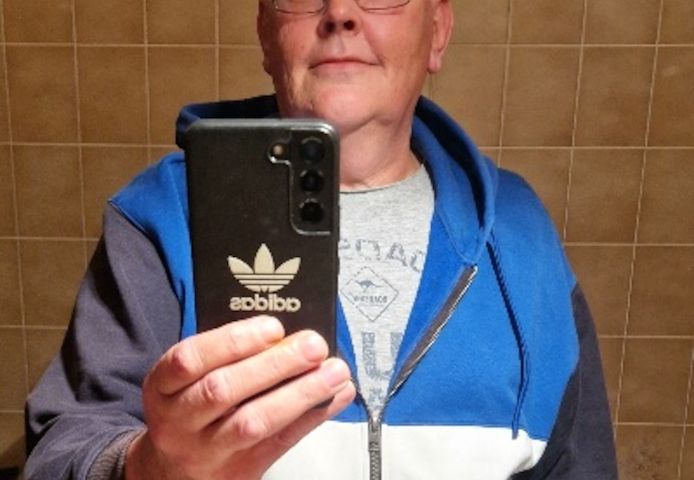 Bremer sucht ein nettes Girl mit kleinen Brüsten
