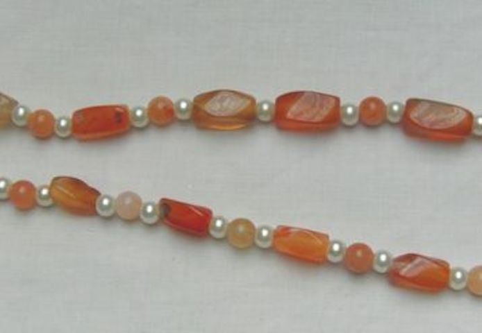 edelsteincollier, Karneol. Acht, Zuchtperlen